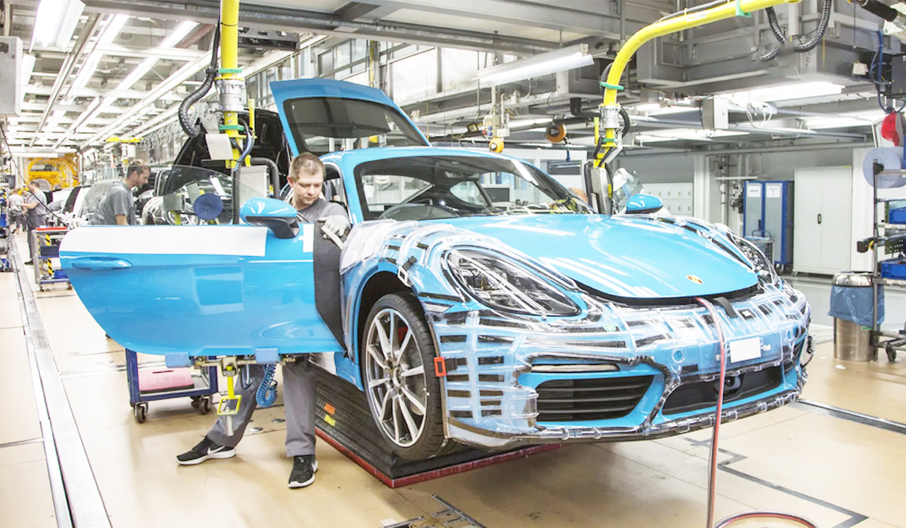 Porsche 718 EV требует перестройки завода